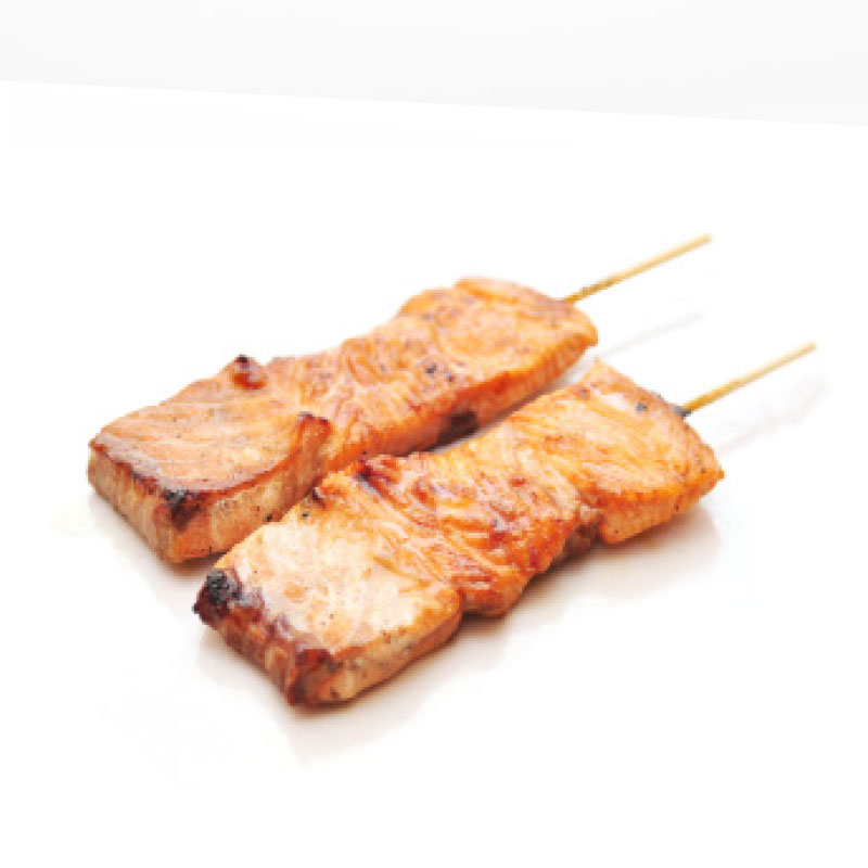 5.(5).2 brochettes saumon,