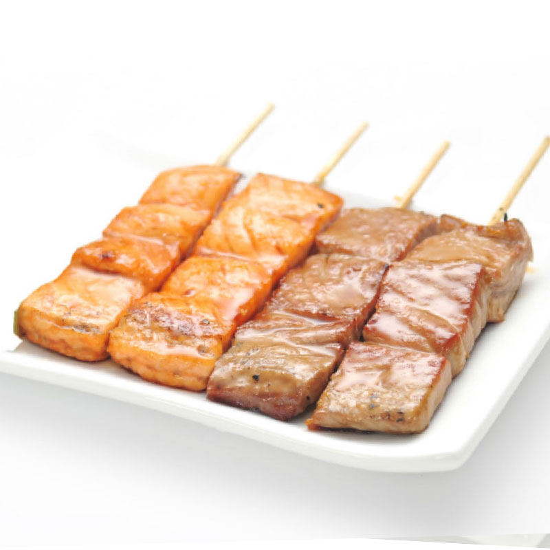 4 brochettes : 2 saumons, 2 thons